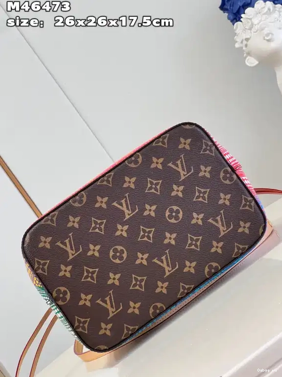 MM NÉONOÉ VUITTON LOUIS 0611